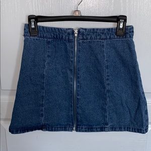 Short jean skirt